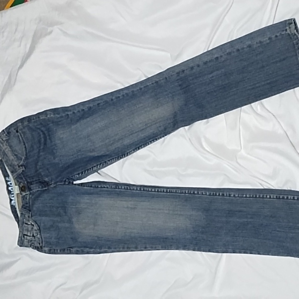 Mudd Skinny Low-rise Medium Wash Jeans, size 7